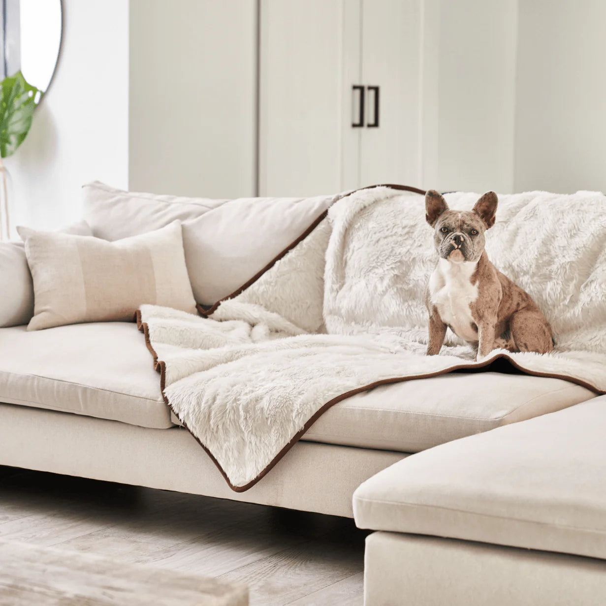 PupProtector™ Summer Short Fur Waterproof Throw Blanket - Polar White